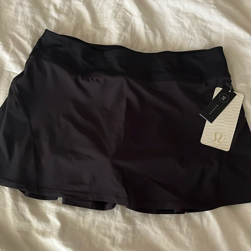 Lulu lemon skirt never worn tags on
